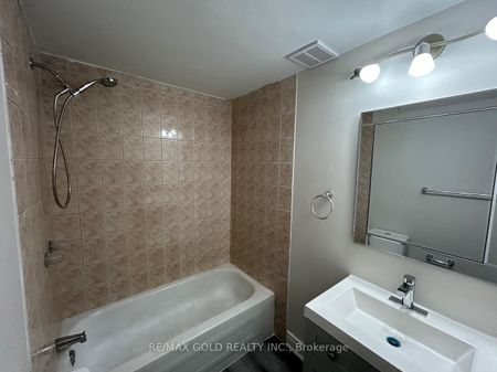 For Lease - 1028 Fernandez Drive Unit# Bsmt, Mississauga, Ontario - Photo 5