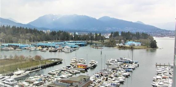 ***Fully Furnished, Coal Harbour, Luxury, Prestigious Cascina Bldg*** - Photo 2