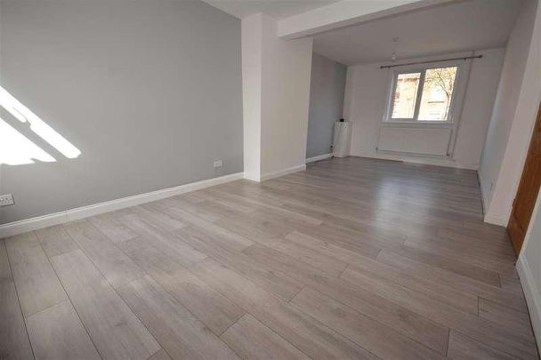 Somerton Avenue, Lowestoft, NR32 - Photo 1