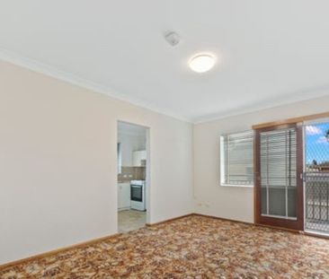 Excellent Location - Photo 2