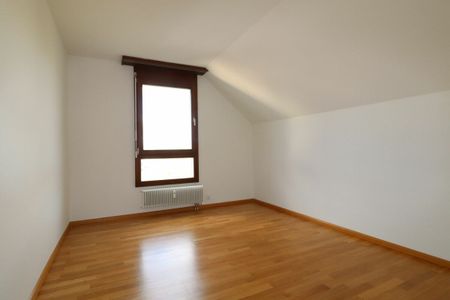 Nähe Kronenplatz und Schloss Binningen - grosszügige 4-Zimmer-Maisonette-Dachwohnung mit Cheminée - Foto 5