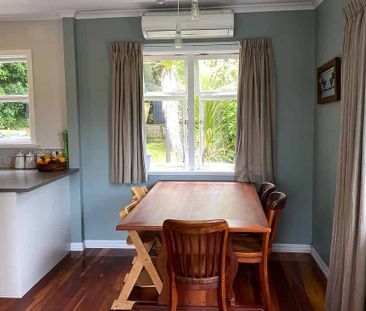 Sun drenched warm Karori home with green vistas - Photo 3