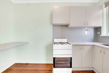 10/137 Clarke Street, Northcote VIC 3070 - Photo 4