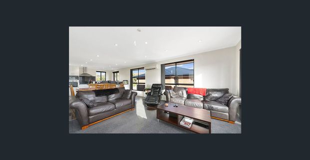 Four Bedroom Townhouse - Geilston Bay - Photo 1