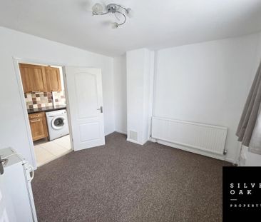 2 bedroom semi-detached house to rent - Photo 3