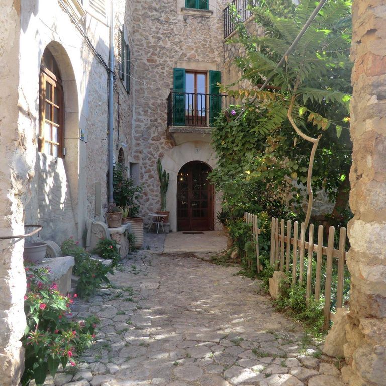 4 room luxury House for rent in Valldemossa, Spain - Photo 1