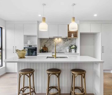 Spacious and Modern - Photo 4