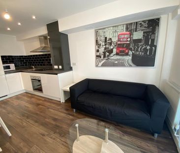 1 Bed Flat, Fabrick Square, B12 - Photo 2