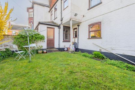 1 bedroom flat to rent - Photo 5