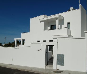 Modern three bedroom detached villa for winter rent situated in Nerja - Photo 2