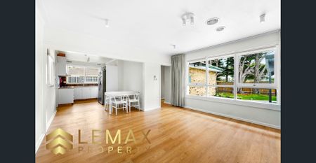 Charming 3- Bedroom Family Home in a Peaceful Court Location (Unfurnished) - Photo 2