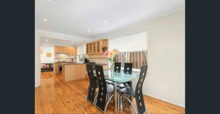 COMFORTABLE FAMILY HOME - Photo 2