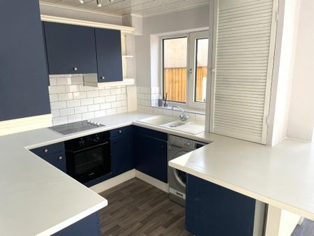 3 bedroom terraced house to rent - Photo 2