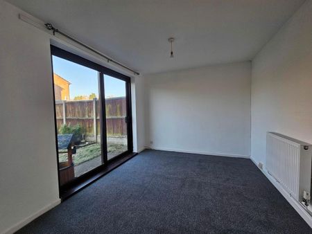 3 bedroom semi-detached house to rent - Photo 2