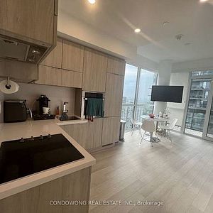 Yonge/Eglinton Beautiful 2Bdrm Lrg Balcony 12Ft Ceiling Modern Kitche - Photo 2