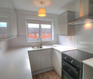 2 BED Flat To rent - Photo 4