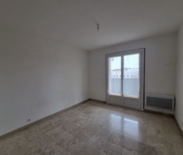 Location Appartement 3 pièces 70m² - Photo 3