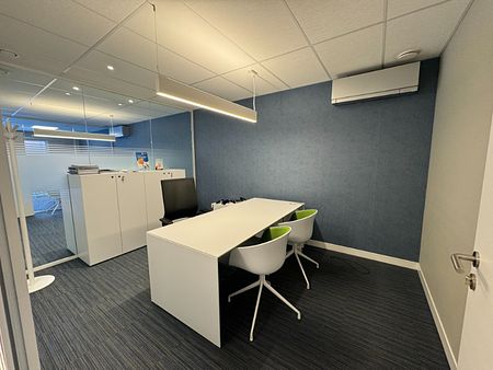 Volledig ingerichte handelsruimte (kantoor), 165m², centrum Lichtaart - Photo 2