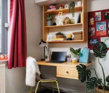 3 Bed Flat - Photo 5