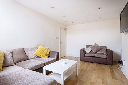5 bedroom maisonette to rent - Photo 2