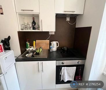 Studio to rent - Photo 5