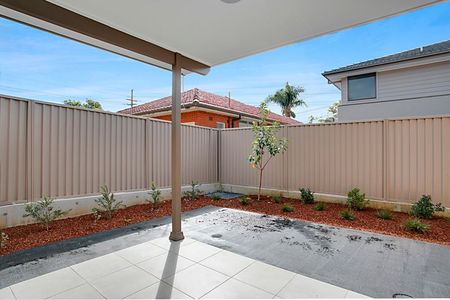 Near New Townhouse - Photo 4