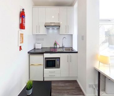 Studio to rent - Photo 3