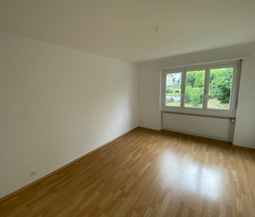 2.5-room apartment with balcony and a very nice view. - Photo 3