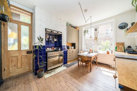 3 bedroom flat to rent - Photo 5