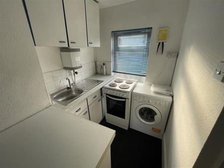 1 bedroom flat to rent - Photo 5