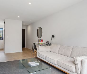 Modern 2 Bedroom, 2 Bathroom Unfurnished Townhouse - Photo 5