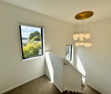 Pet Friendly Near New Home in Glen Eden - Photo 2