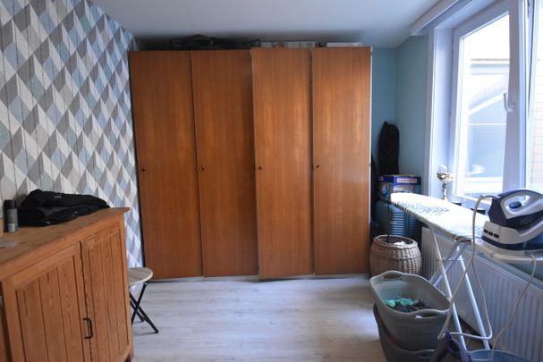Gezellige woning met terras nabij het centrum van Nieuwkerken-Waas - Photo 1