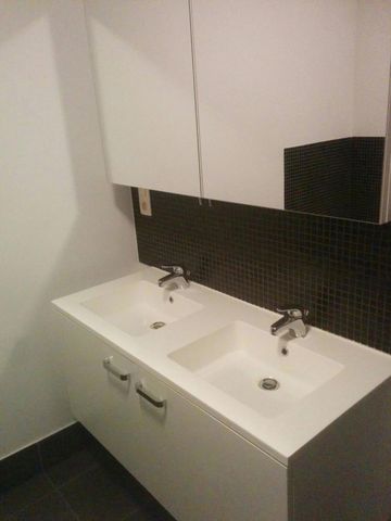 Uitstekend gelegen appartement met ruime tuin - Photo 3