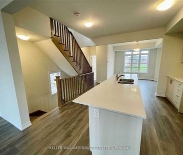 For Lease - 586 Murrell Boulevard, East Gwillimbury, Ontario - Photo 1