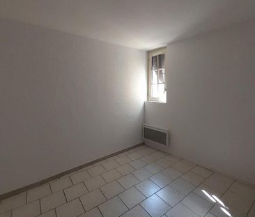 Location Appartement 2 pièces 41m² BEAUCAIRE 30300 - Photo 2