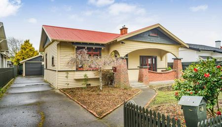 CITY CENTRE- 3 BEDROOMS - Photo 5