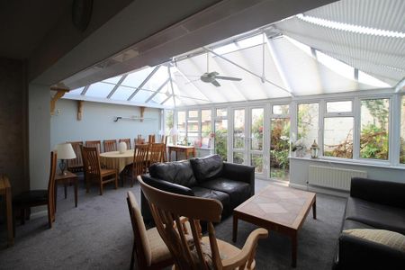 1 bedroom in a house share to rent - Photo 4