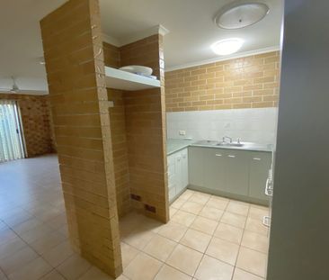Immaculate 2 Bedroom Brick Unit - Photo 4
