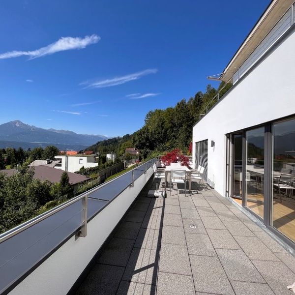 Traumhafte Terrassenwohnung in Aussichtslage mit großem Garten! - Photo 1