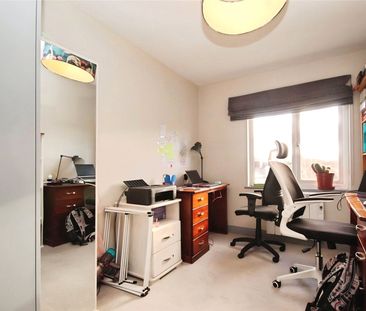 Drummond Road, Guildford, Surrey, GU1 4NX - Photo 5