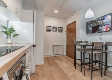 Bright room in Avenida San Luis - Photo 5