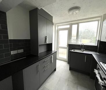 3 Bed Semi-detached house For Rent - Photo 5