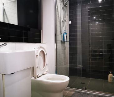 Furnished CBD Living in Prime Location - Photo 2