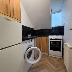 Christ Church Road, Studio, Doncaster, DN1 - Photo 2