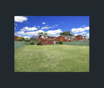 Grand Entertaining Family Home, Top location !! - Photo 1