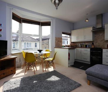 2 bedroom maisonette to rent - Photo 4