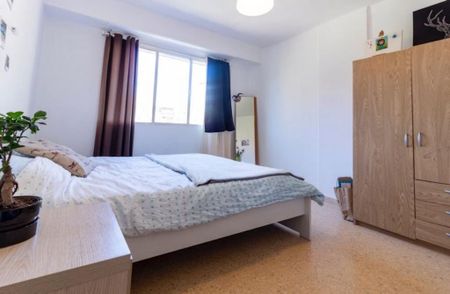 Plaza Honduras, Valencia, Valencian Community 46022 - Photo 4