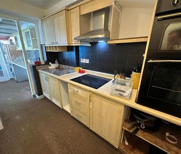 3 bedroom terraced house to rent - Photo 6