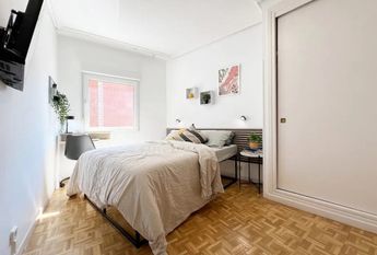 Calle Pedro Heredia, Madrid, Community of Madrid 28028